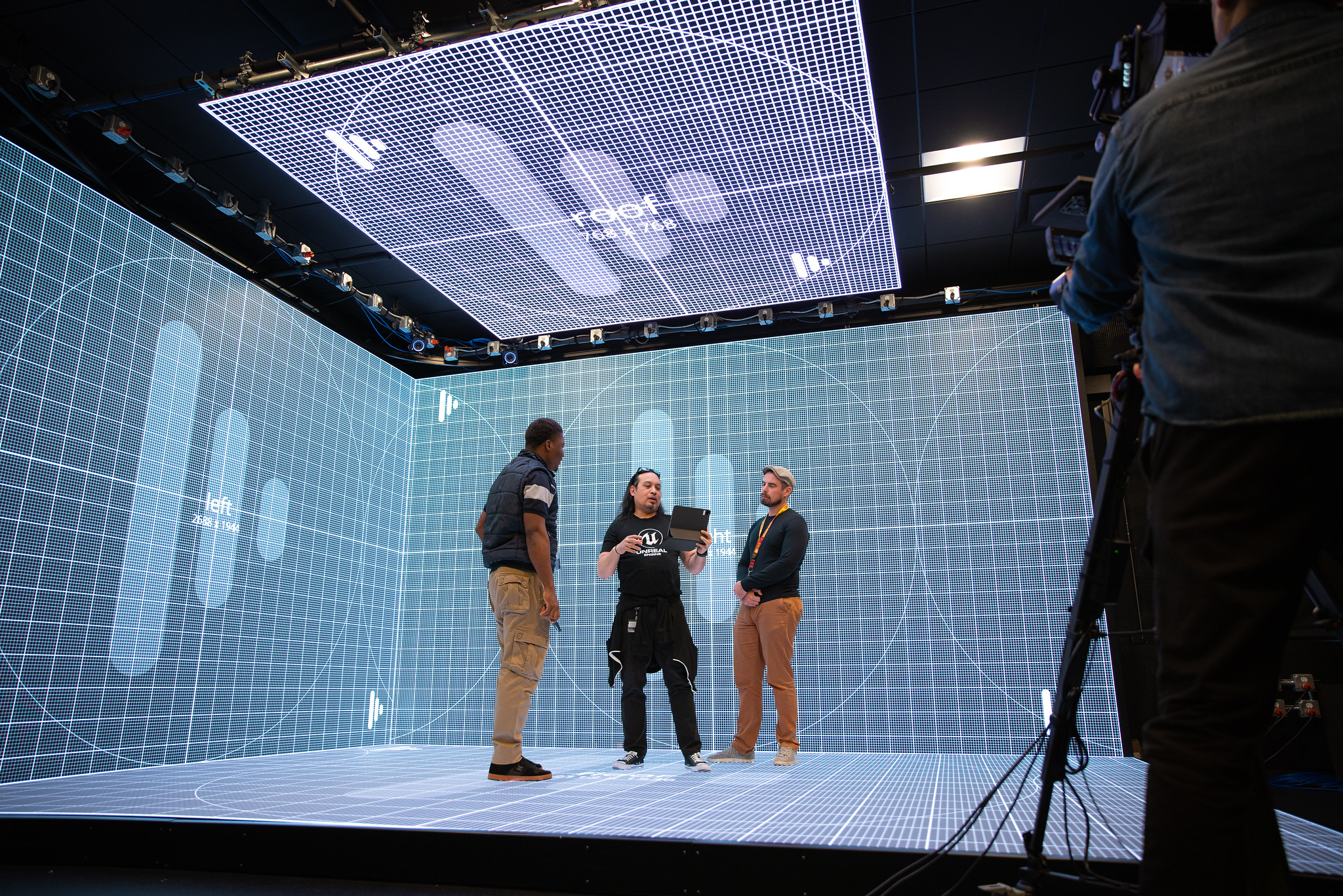 Narrative and Emerging Media Graduate Students test out a Planar VR studio